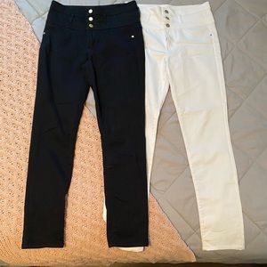 2 pairs of high waisted skinny jeans
